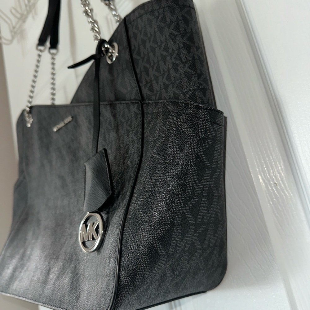 Michael Kors Black Tote Bag - Picture 3 of 11